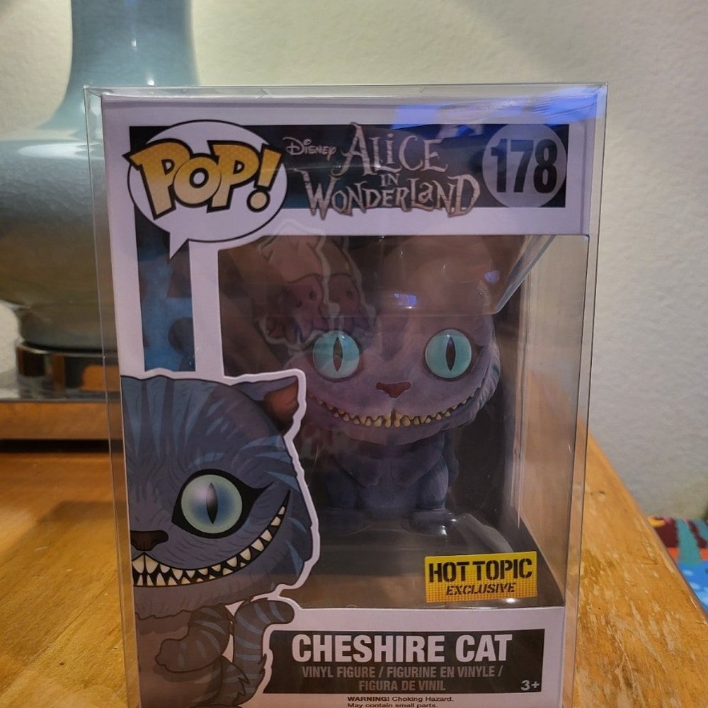 Alice in Wonderland Cheshire Cat (Flocked) Hot Topic Exclusive Funko Pop